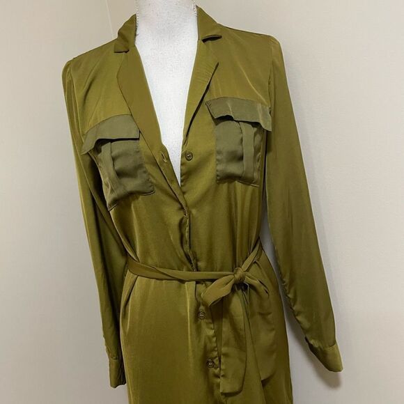 Ichi short dress button down size XS 
Belted 
2 front pockets 
100% polyester - Picture 3 of 12